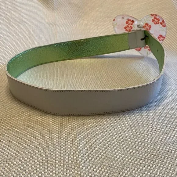 Rare Kaos acrylic heart buckle reversible white and metallic green leather belt
